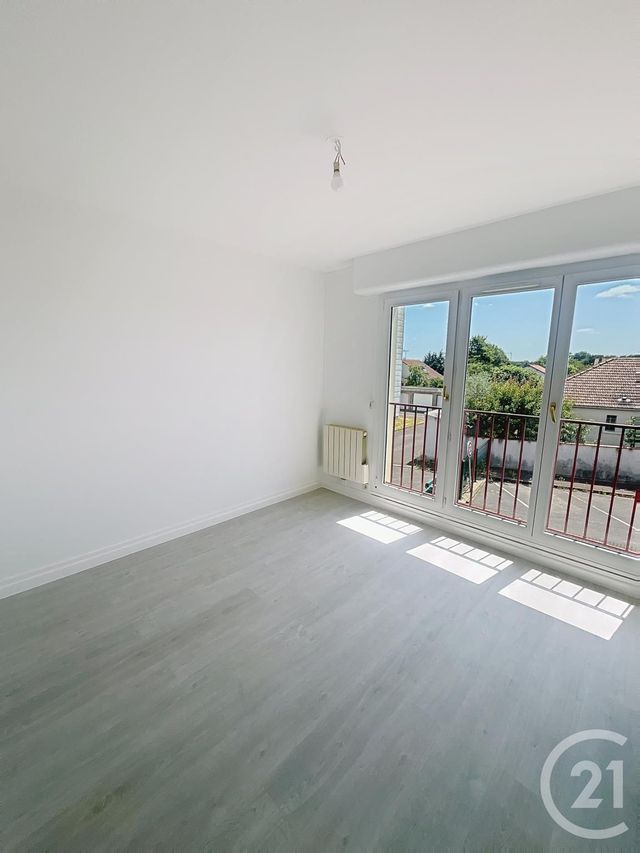 Appartement F2 à louer - 2 pièces - 44.0 m2 - ST JEAN DE LA RUELLE - 45 - CENTRE - Century 21 Premium