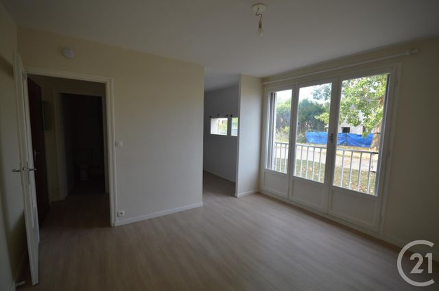 Appartement Studio à louer - 1 pièce - 26.44 m2 - ST JEAN DE BRAYE - 45 - CENTRE - Century 21 Premium