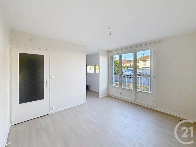 Appartement Studio à louer - 1 pièce - 26.44 m2 - ST JEAN DE BRAYE - 45 - CENTRE - Century 21 Premium