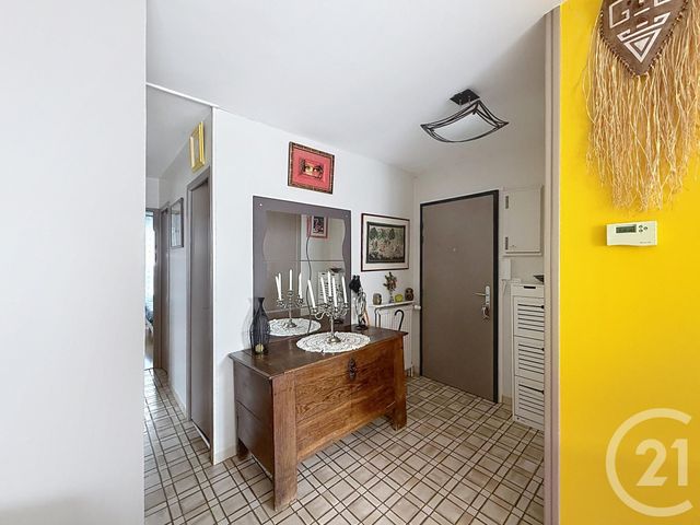 Appartement T4 à vendre - 4 pièces - 75.35 m2 - ST JEAN DE LA RUELLE - 45 - CENTRE - Century 21 Premium