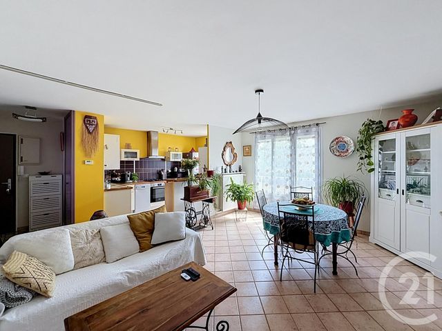 Appartement T4 à vendre - 4 pièces - 75.35 m2 - ST JEAN DE LA RUELLE - 45 - CENTRE - Century 21 Premium