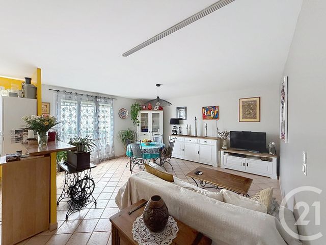 Appartement T4 à vendre - 4 pièces - 75.35 m2 - ST JEAN DE LA RUELLE - 45 - CENTRE - Century 21 Premium