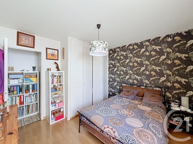 Appartement T4 à vendre - 4 pièces - 75.35 m2 - ST JEAN DE LA RUELLE - 45 - CENTRE - Century 21 Premium