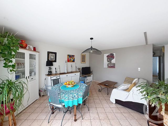 Appartement T4 à vendre - 4 pièces - 75.35 m2 - ST JEAN DE LA RUELLE - 45 - CENTRE - Century 21 Premium