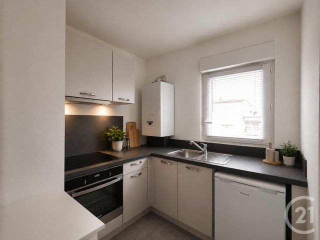 Appartement F1 à vendre - 1 pièce - 30.27 m2 - LA CHAPELLE ST MESMIN - 45 - CENTRE - Century 21 Premium