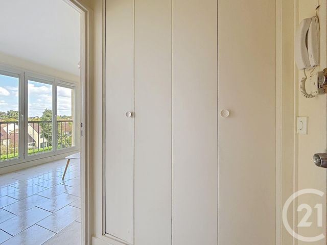 Appartement F1 à louer - 1 pièce - 24.08 m2 - ST JEAN DE BRAYE - 45 - CENTRE - Century 21 Premium